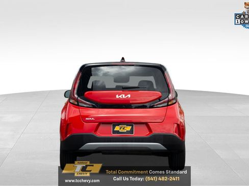 Used 2023 Kia Soul LX w/ LX Technology Package FWD image 4