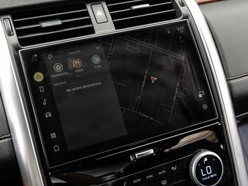 Used 2023 Land Rover Discovery S R-Dynamic image 26