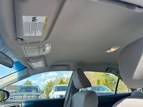 Used 2014 Toyota Camry LE image 21