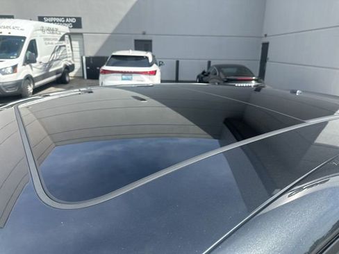 Used 2017 Porsche Macan AWD/4WD image 10