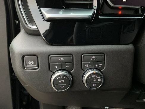 New 2026 GMC Sierra 1500 Elevation image 18