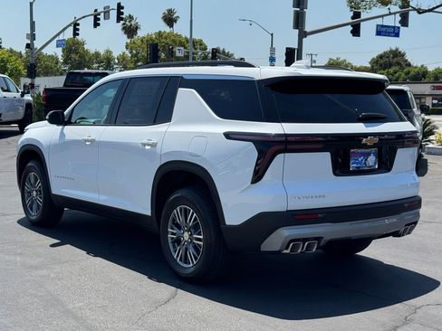 New 2026 Chevrolet Traverse LT FWD image 4