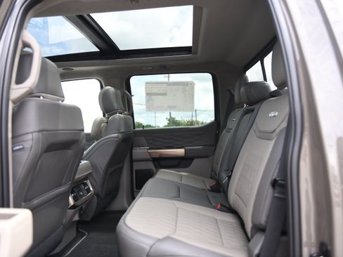 New 2026 Ford F250 Platinum w/ Platinum Plus Package AWD/4WD image 12
