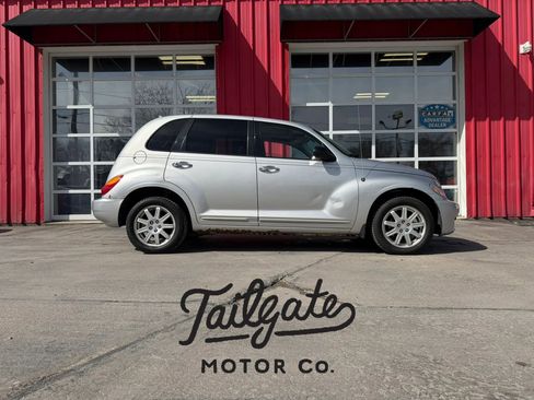 Used 2007 Chrysler PT Cruiser Limited FWD image 1