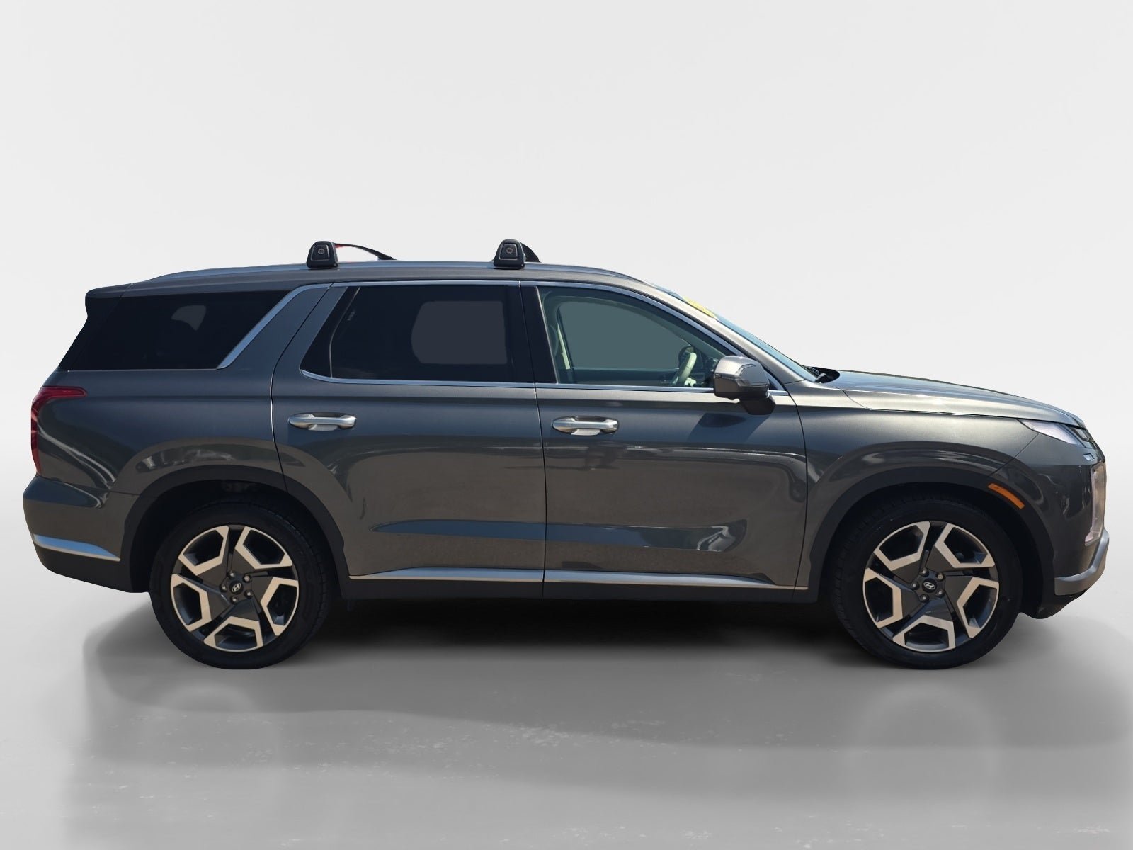 Used 2024 Hyundai Palisade Limited AWD/4WD image 2