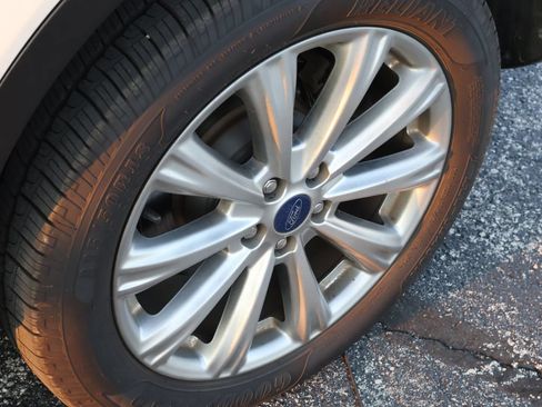 Used 2018 Ford Escape Titanium w/ Ford Safe & Smart Package AWD/4WD image 25