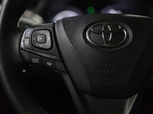 Used 2018 Toyota Avalon XLE Premium image 19