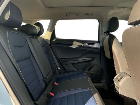 New 2026 Volkswagen Taos SEL image 19