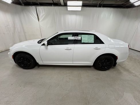 Used 2023 Chrysler 300 Touring L w/ Popular Equipment Group image 8