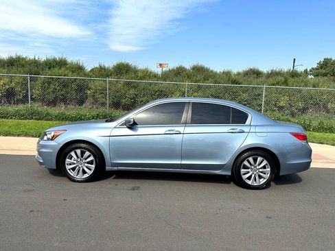 Used 2011 Honda Accord EX image 2