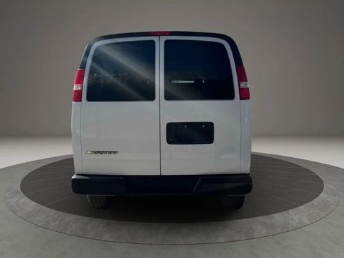 Used 2020 Chevrolet Express 3500 LS image 7