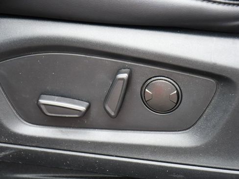 Used 2023 Ford Explorer XLT w/ Equipment Group 202A AWD/4WD image 23