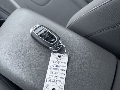 Used 2022 Hyundai Elantra SEL image 34