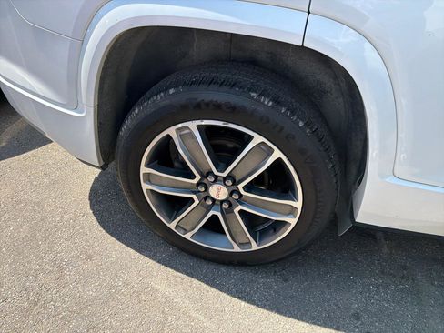 Used 2017 GMC Acadia Denali w/ Technology Package image 5