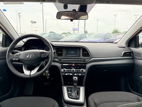 Used 2020 Hyundai Elantra SE w/ Cargo Package (C1) FWD image 10
