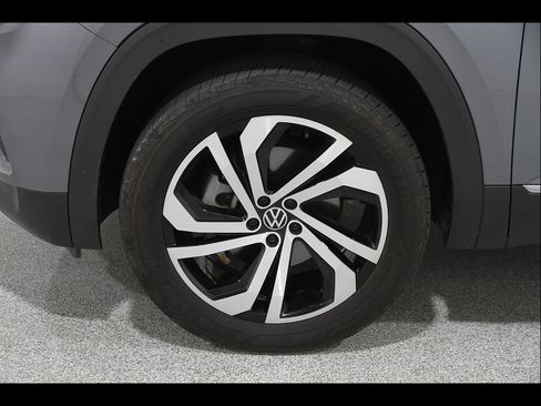 Used 2023 Volkswagen Atlas Cross Sport SEL AWD/4WD image 21