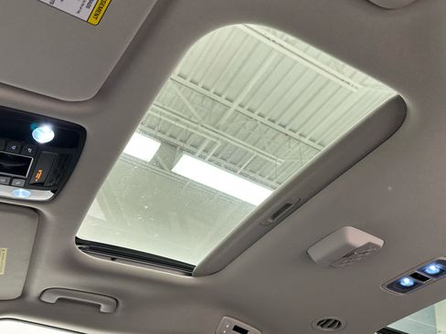 Used 2025 Kia Carnival SX FWD image 42