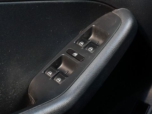 Used 2015 Volkswagen Jetta SE image 39