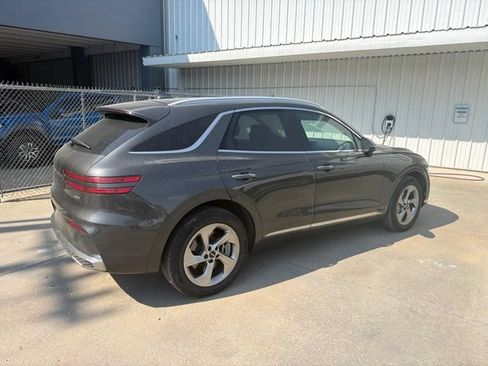 Used 2026 Genesis GV70 2.5T AWD/4WD image 4