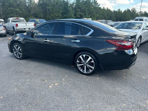 Used 2017 Nissan Altima 2.5 SR image 16