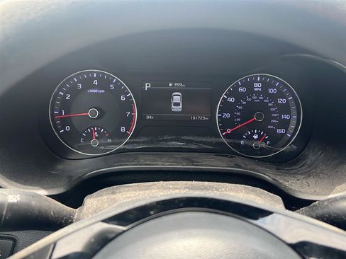 Used 2023 Kia Forte LXS w/ LXS Technology Package FWD image 4