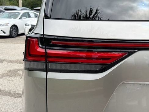 Used 2023 Lexus LX 600 F Sport w/ Accessory Package (A2) AWD/4WD image 10
