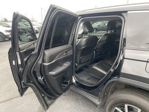 Used 2023 Jeep Grand Cherokee Limited image 28