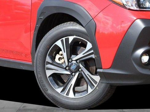 Used 2025 Subaru Crosstrek 2.5i Premium AWD/4WD image 3