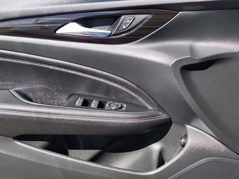 Used 2019 Buick Regal Essence w/ Driver Confidence Package I AWD/4WD image 6