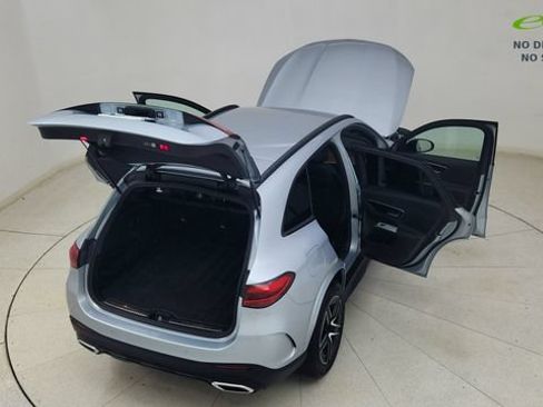 Used 2025 Mercedes-Benz GLC 300 4MATIC image 86