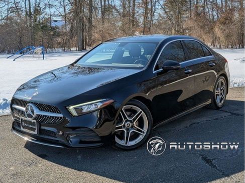 Used 2021 Mercedes-Benz A 220 4MATIC w/ AMG Line image 1