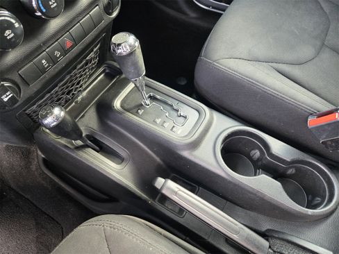 Used 2018 Jeep Wrangler Unlimited Sport w/ Connectivity Group image 16