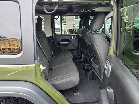 Used 2021 Jeep Wrangler Unlimited Rubicon w/ Safety Group image 28
