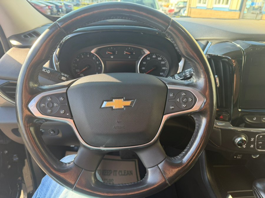 Used 2021 Chevrolet Traverse LT w/ LT Premium Package AWD/4WD image 17