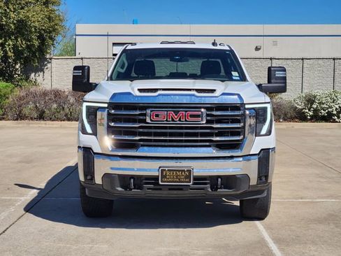 Used 2024 GMC Sierra 2500 SLE w/ SLE Value Package; image 2