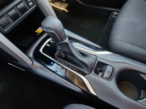 Used 2022 Toyota Corolla Cross LE image 20