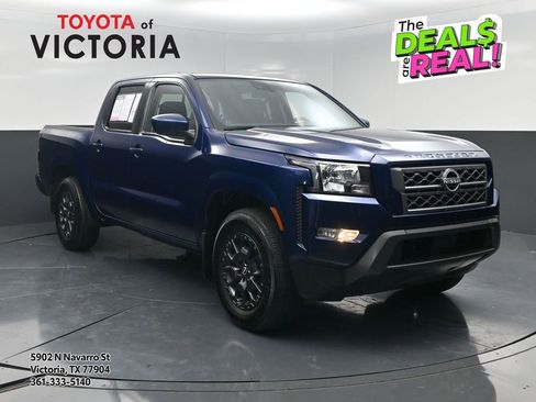 Used 2022 Nissan Frontier SV image 1