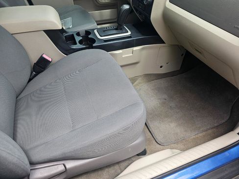 Used 2010 Ford Escape XLS FWD image 16