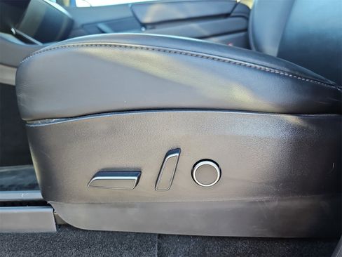 Used 2021 Tesla Model Y Long Range image 31