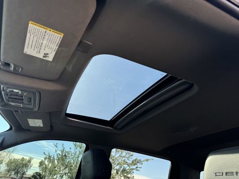 Used 2021 GMC Sierra 1500 Denali w/ Denali Ultimate Package image 12