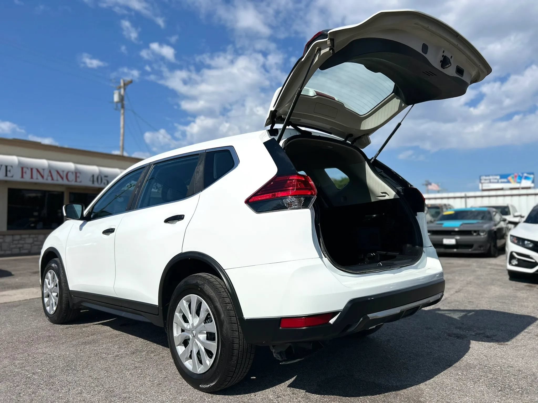 Used 2017 Nissan Rogue S AWD/4WD image 10