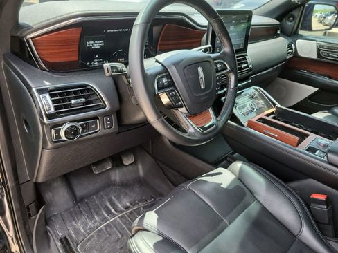 Used 2020 Lincoln Navigator L Reserve w/ Equipment Group 208A Reserve AWD/4WD image 10