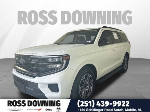 Used 2025 Ford Expedition Active AWD/4WD image 1