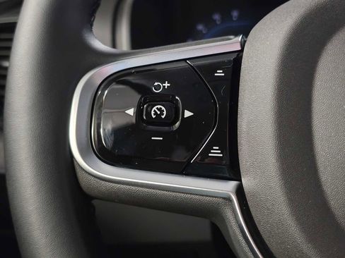 Used 2025 Volvo XC90 B6 Ultra w/ Protection Package Premier image 21