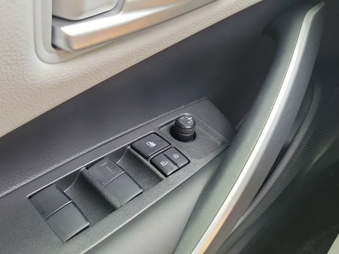 Used 2024 Toyota Corolla SE FWD image 19