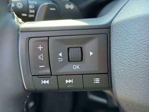 Used 2025 Nissan Rogue SV image 20