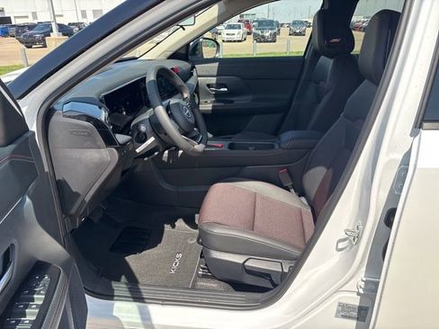 New 2026 Nissan Kicks SR AWD/4WD image 9