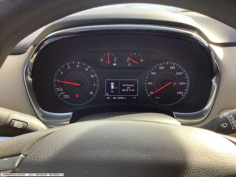 Used 2023 Chevrolet Traverse LS image 8