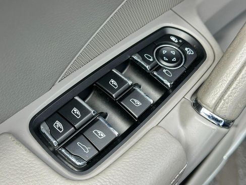 Used 2014 Porsche Cayenne AWD/4WD image 19
