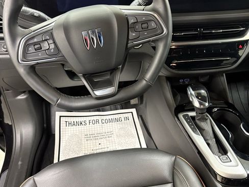 Used 2024 Buick Envista Avenir image 11